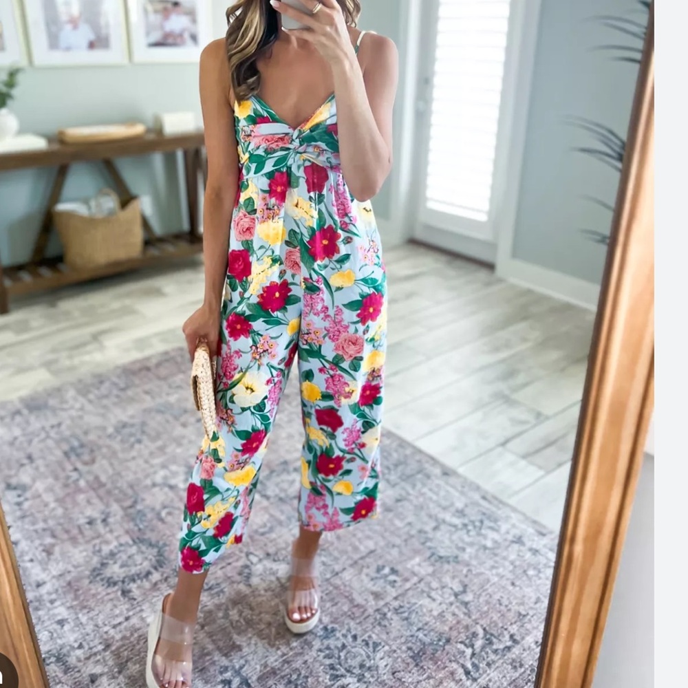 Old navy floral jumpsuit with tie shoulders, Petite Large, NWT